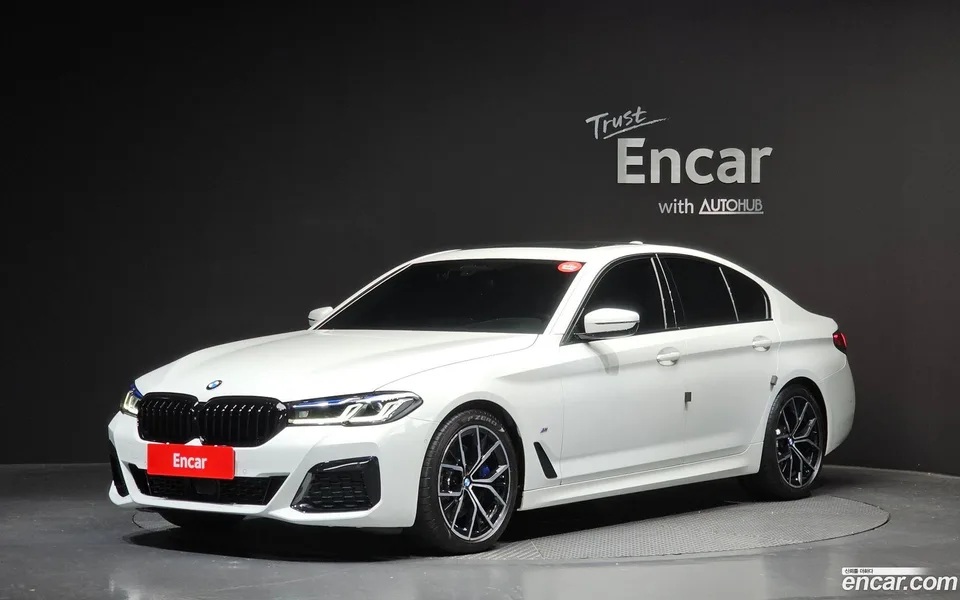 BMW 5 Series 530i M 2023 — фото 1, купить с доставкой в Москву