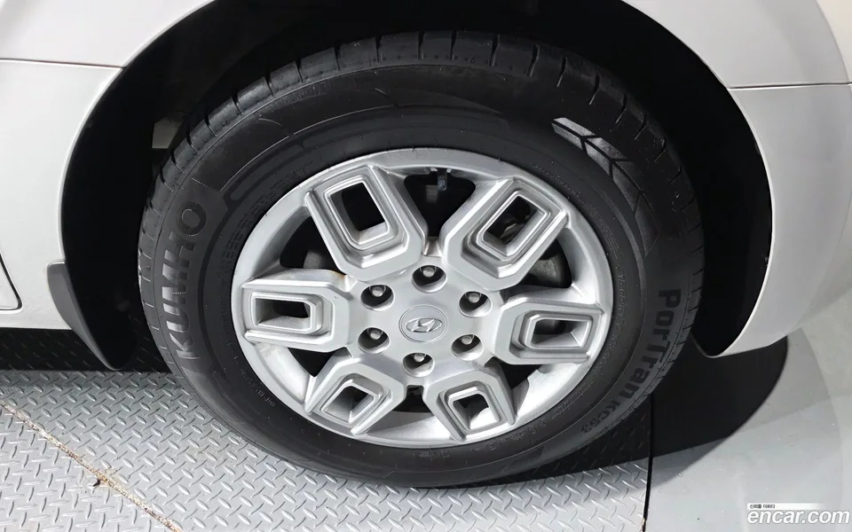 Hyundai Staria 9 2022 — миниатюра 5
