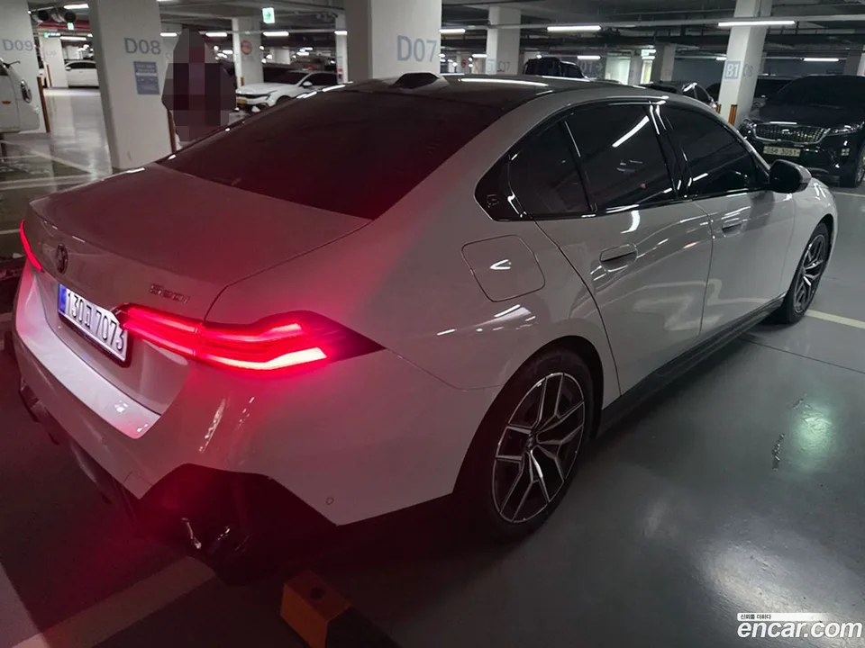BMW 5 Series 520i M 2025 — миниатюра 2