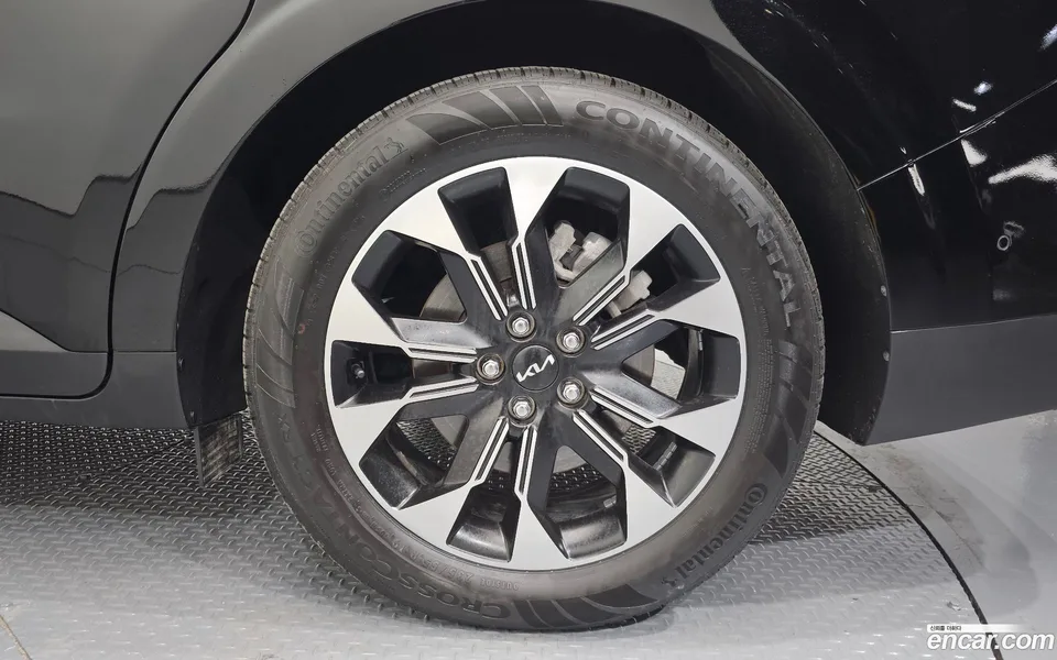 Kia Carnival 7 2023 — миниатюра 2