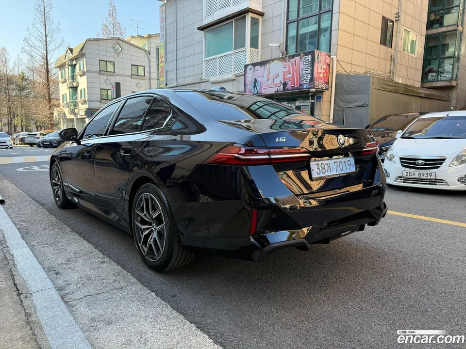 BMW i5 eDrive 40 M 2025 — миниатюра 2