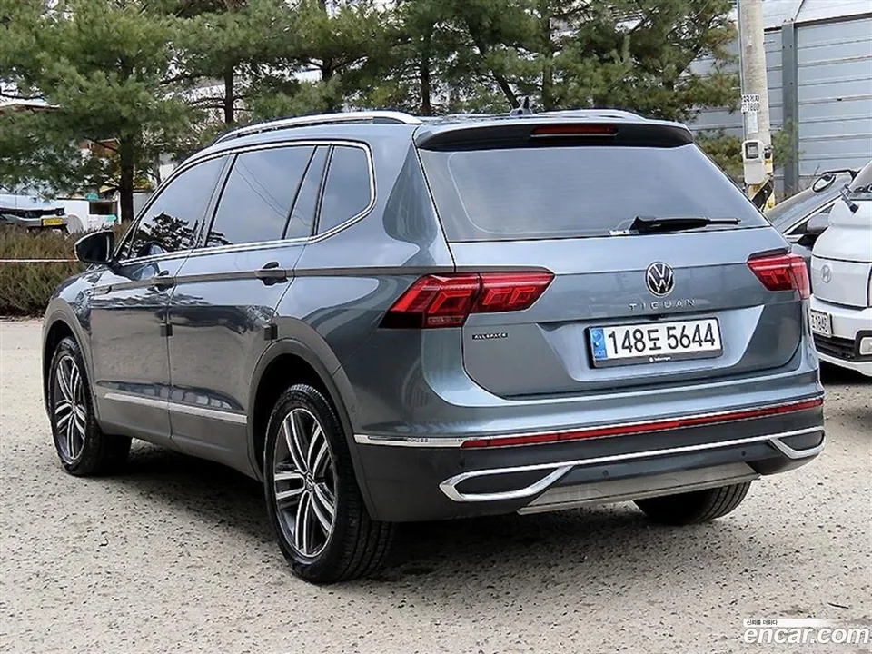 Volkswagen Tiguan Allspace 2.0 TSI 2023 — миниатюра 3