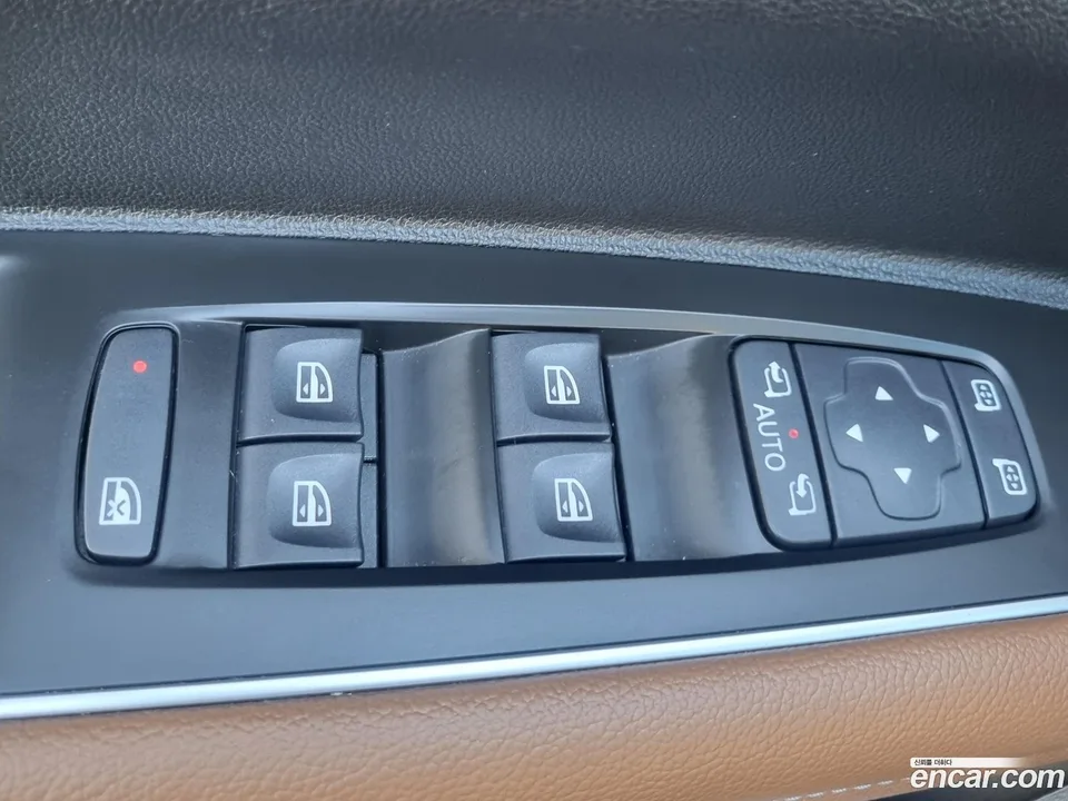 Renault Samsung QM6 2.0 LPe RE 2WD 2023 — миниатюра 5