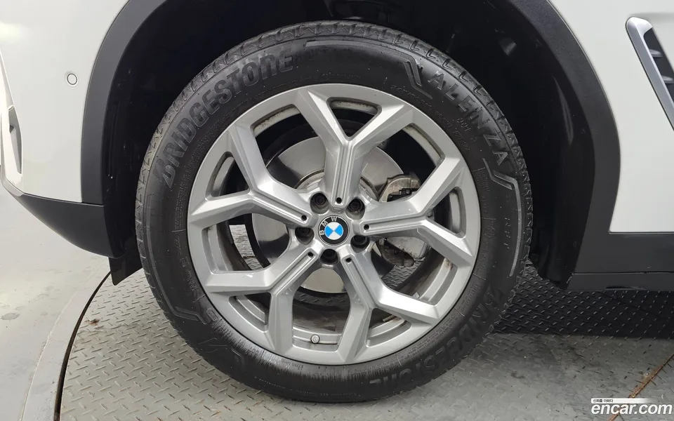 BMW X4 xDrive20i xLine 2023 — миниатюра 5