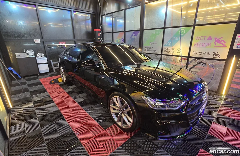 Audi A7 (4K) 55 TFSI 2023 — фото 1, купить с доставкой в Москву