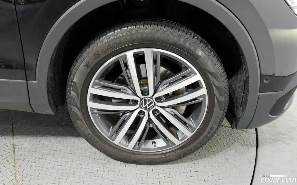 Volkswagen Tiguan Allspace 2.0 TSI 2022 — миниатюра 2