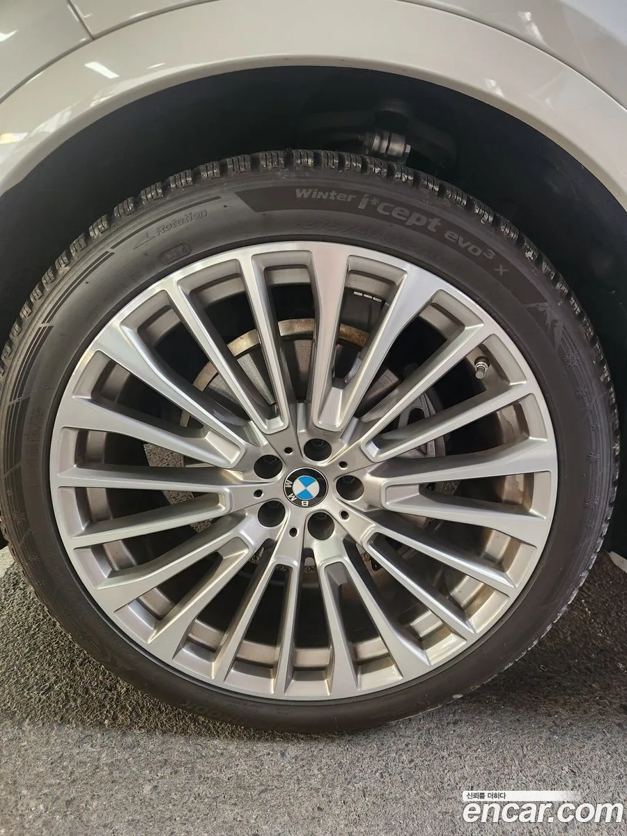 BMW X7 xDrive 40i 7 2024 — миниатюра 2