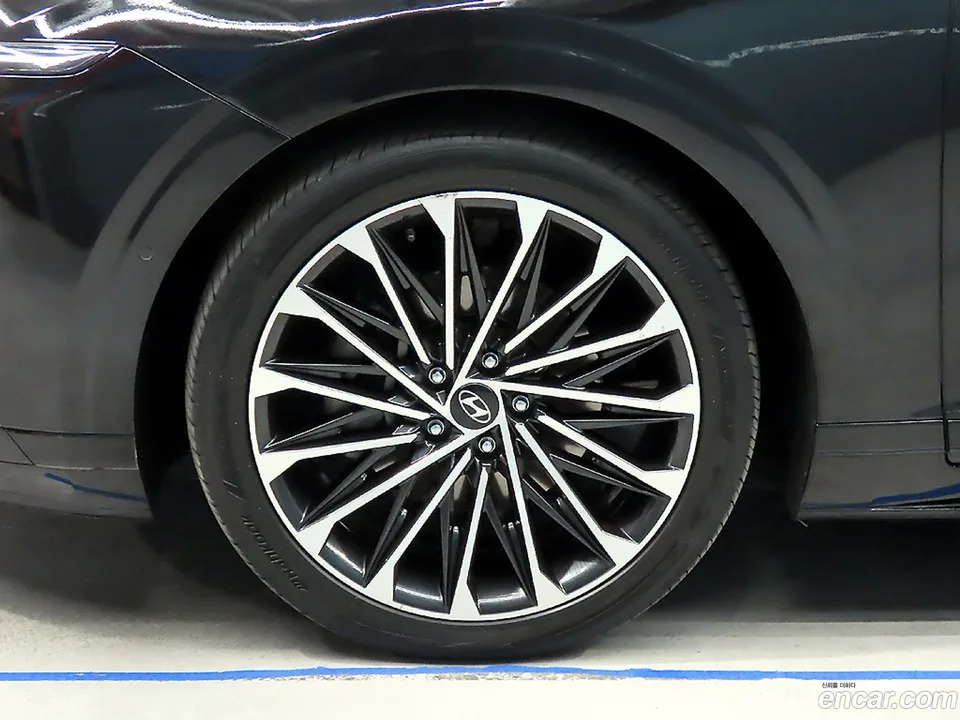 Hyundai Grandeur 2.5 2WD 2023 — миниатюра 2