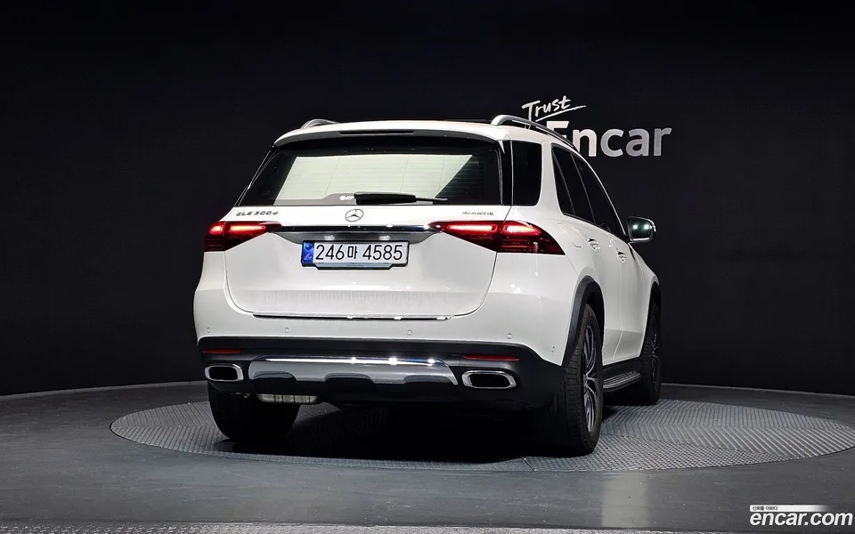 Mercedes-Benz GLE-Class GLE300d 4MATIC 2024 — миниатюра 4