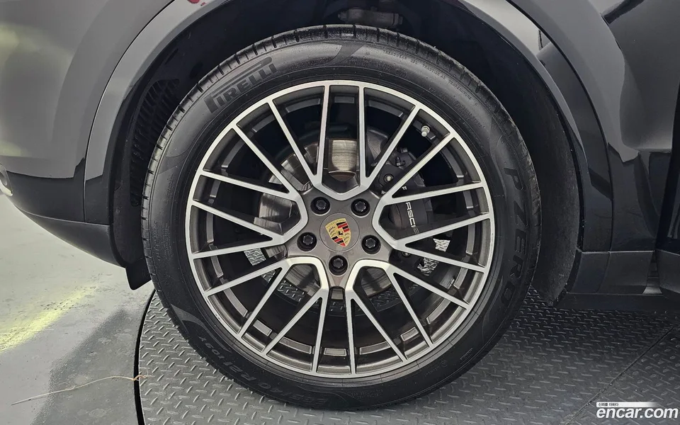 Porsche Cayenne 3.0 2022 — миниатюра 2