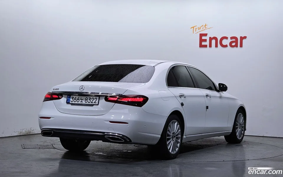 Mercedes-Benz E-Class E250 2022 — миниатюра 2