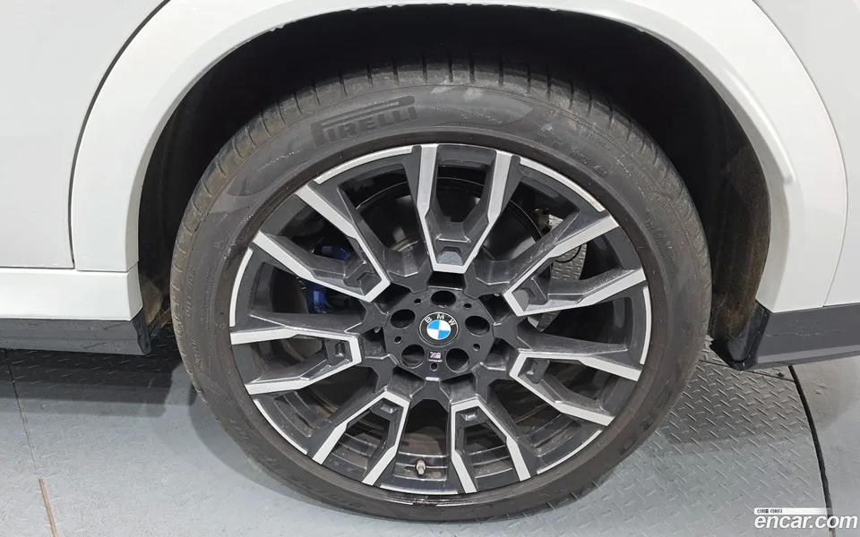 BMW X6 xDrive40i M 2025 — миниатюра 2