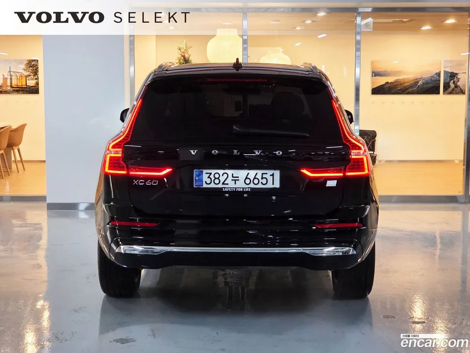 Volvo XC60 T8 2024 — миниатюра 4