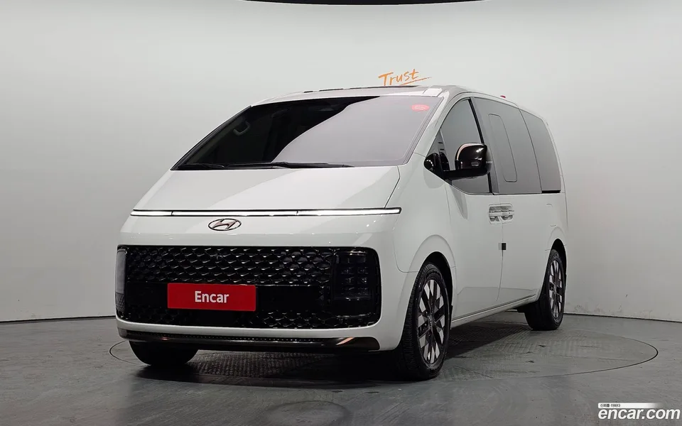 Hyundai Staria 4WD 7 2022 — фото 1, купить с доставкой в Москву