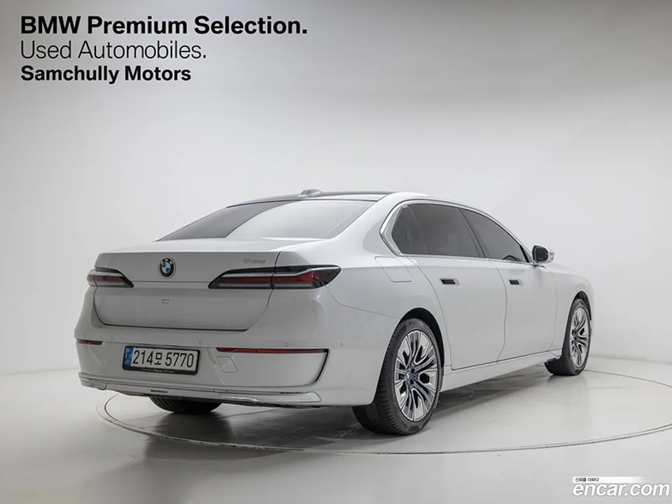 BMW 7 Series 740i sDrive 2023 — миниатюра 4