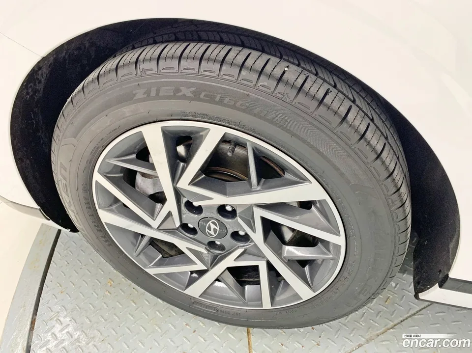 Hyundai Grandeur 2.5 2WD 2023 — миниатюра 2