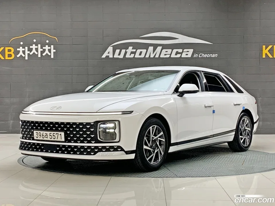 Hyundai Grandeur 2.5 2WD 2023 — фото 1, купить с доставкой в Москву