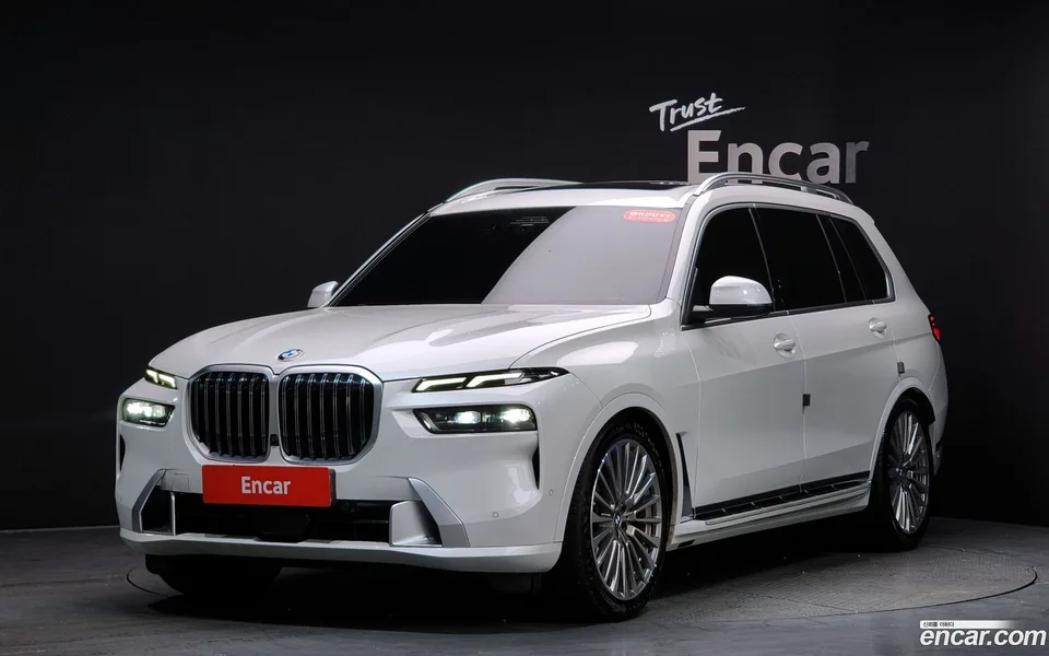 BMW X7 xDrive 40i 6 2023 — фото 1, купить с доставкой в Москву