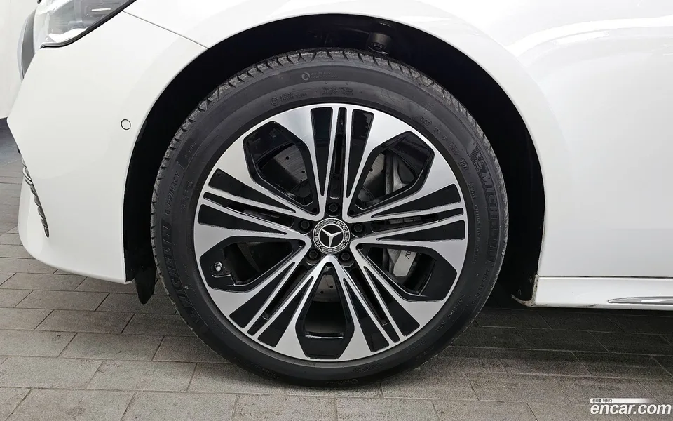 Mercedes-Benz E-Class E350e 4MATIC 2025 — миниатюра 2