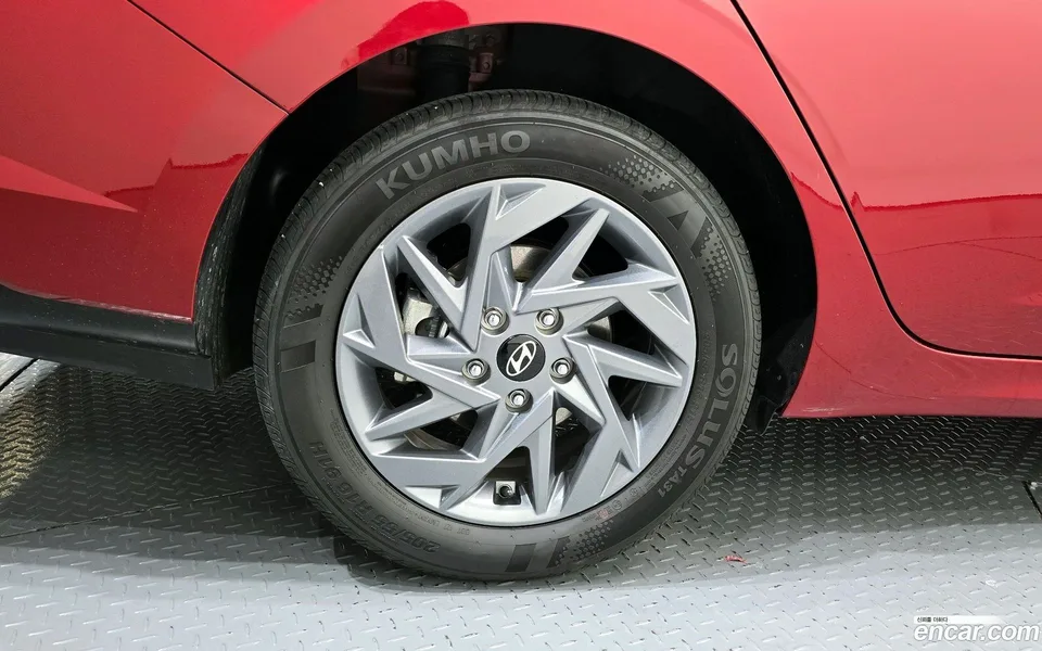 Hyundai Avante CN7 Hybrid 2023 — thumbnail 2