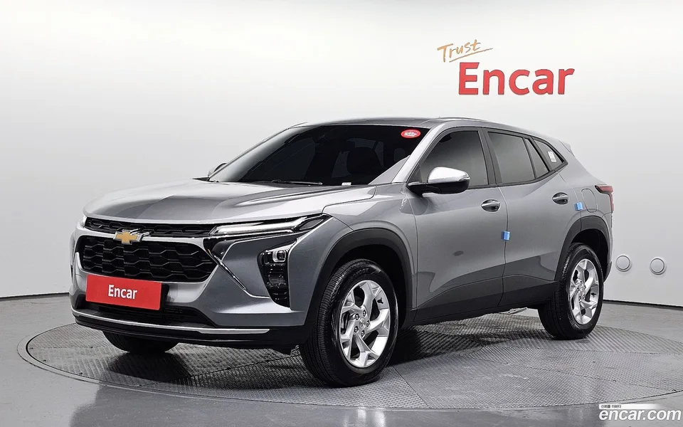 Chevrolet Trax Crossover 1.2 LT 2024 — фото 1, купить с доставкой в Москву