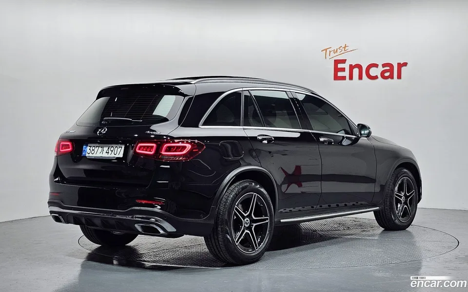 Mercedes-Benz GLC-Class GLC300 4MATIC 2022 — фото 1, купить с доставкой в Москву