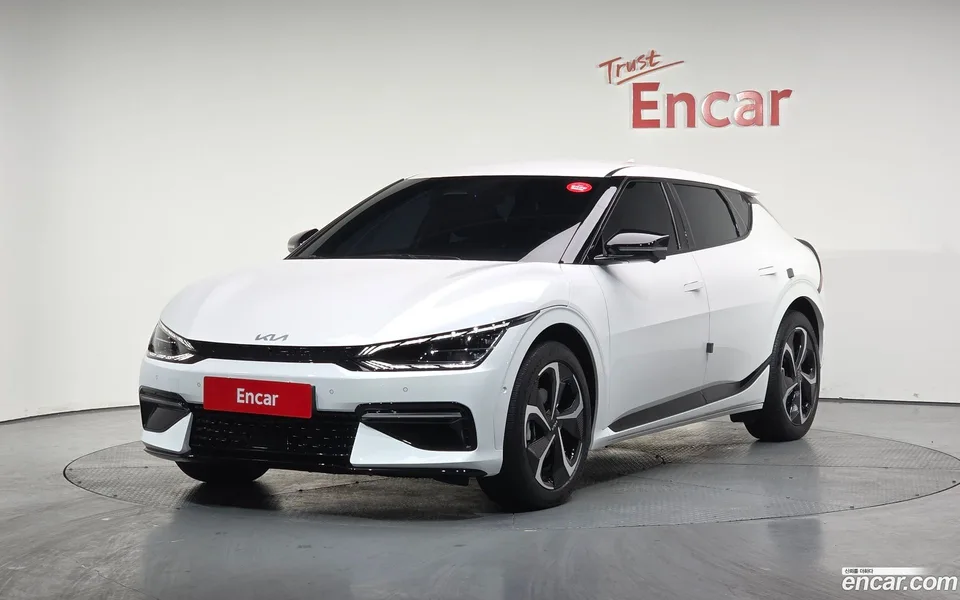 Kia EV6 4WD 2023 — фото 1, купить с доставкой в Москву