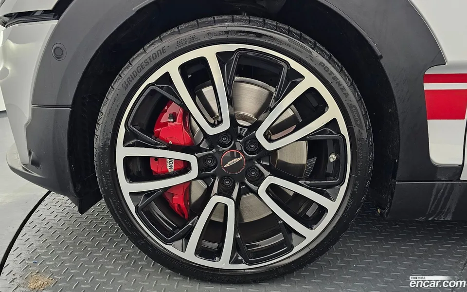 MINI Cooper S Clubman JCW 2022 — миниатюра 5