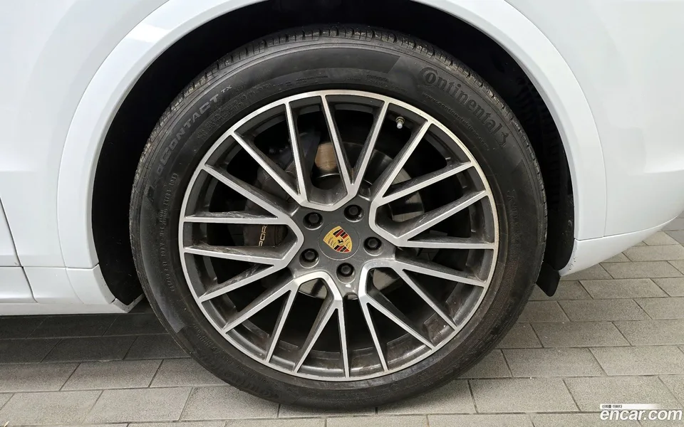 Porsche Cayenne 3.0 2022 — миниатюра 2