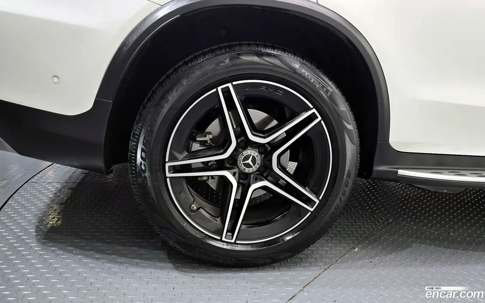 Mercedes-Benz GLC-Class GLC300 4MATIC 2023 — миниатюра 5