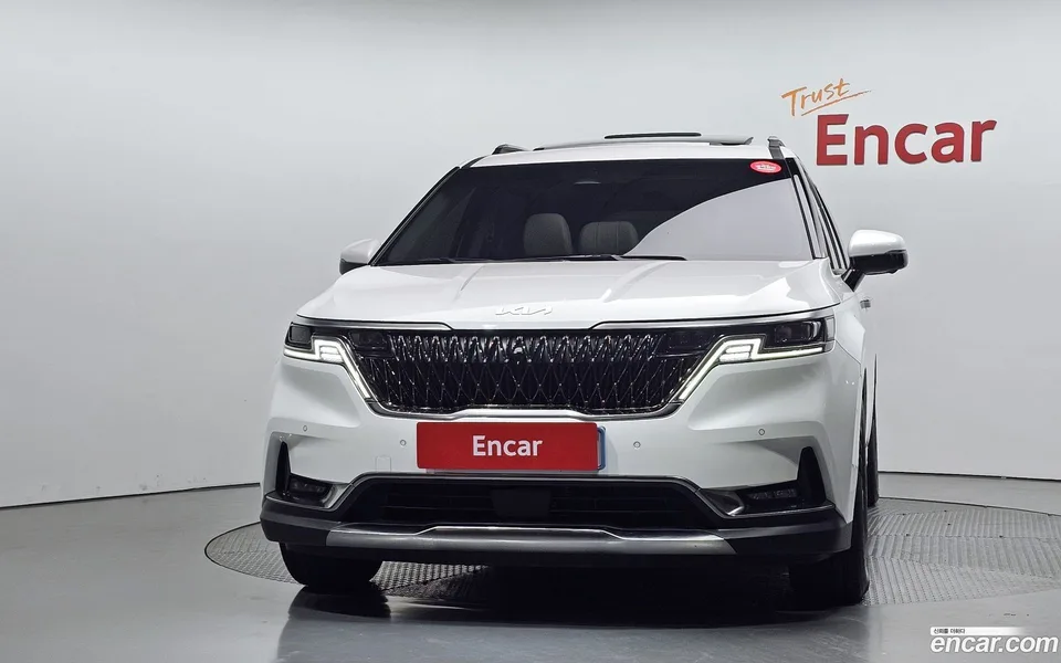 Kia Carnival 7 2023 — thumbnail 3