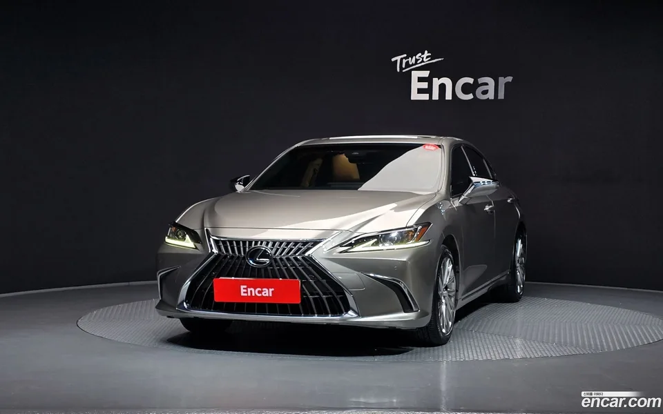 Lexus ES 300h 2022 — миниатюра 3