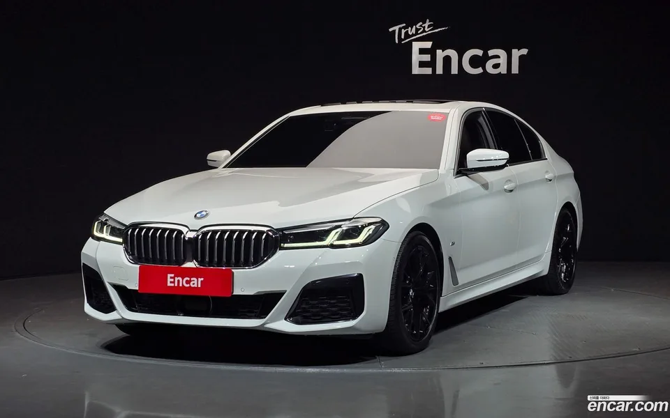 BMW 5 Series 530i M 2022 — фото 1, купить с доставкой в Москву