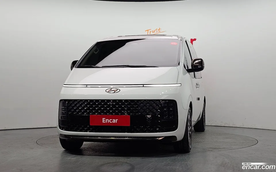 Hyundai Staria 4WD 7 2022 — миниатюра 3