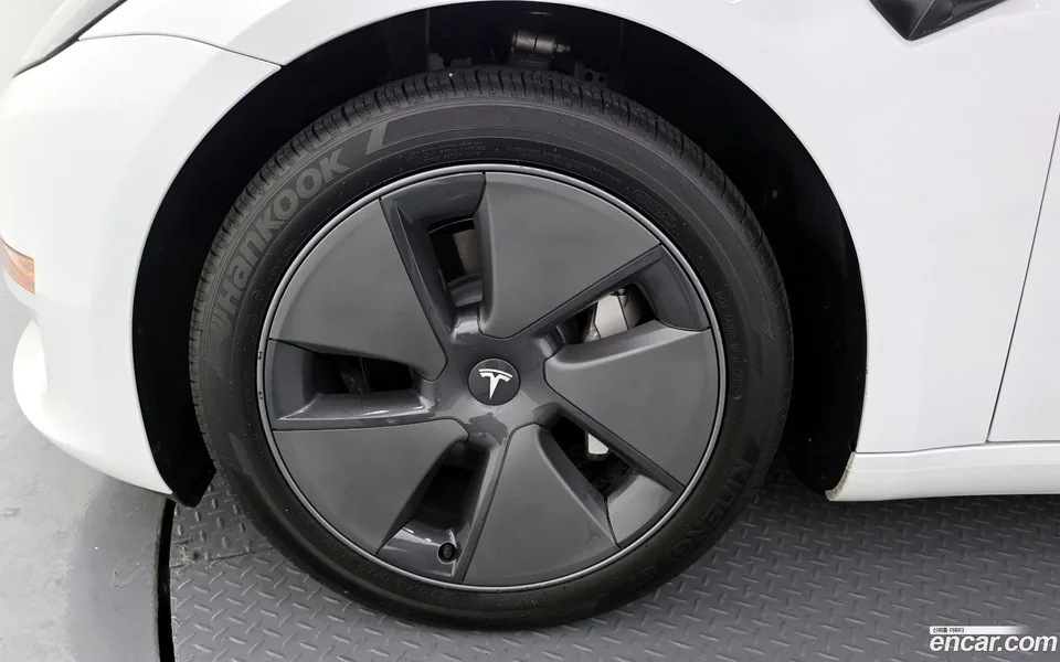 Tesla Model 3 RWD 2023 — миниатюра 5