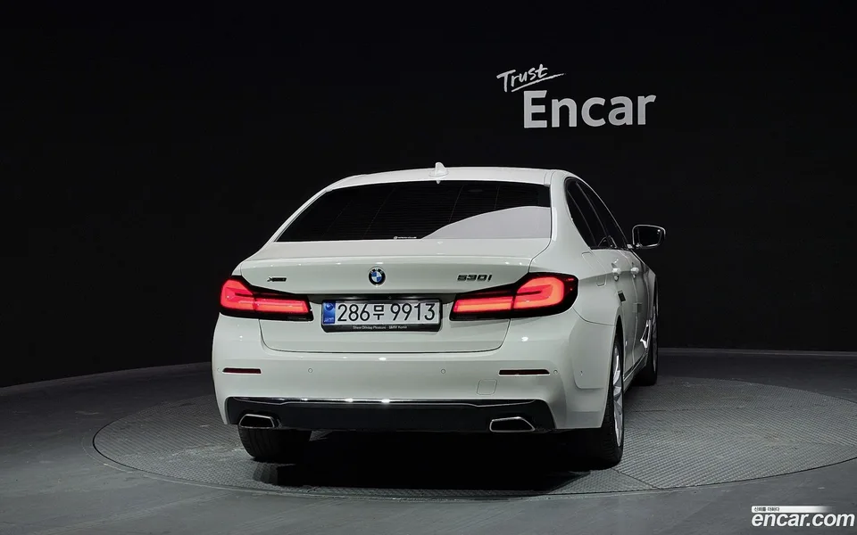 BMW 5 Series 530i xDrive 2022 — миниатюра 4