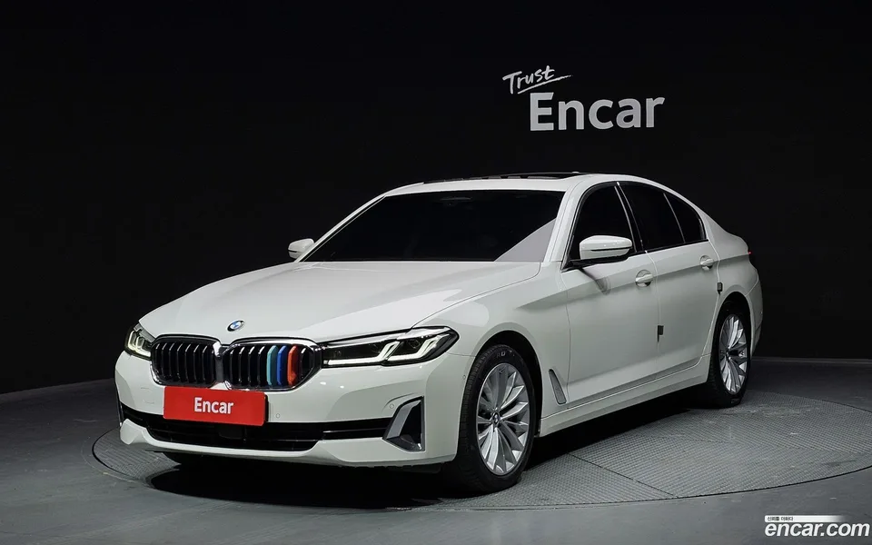 BMW 5 Series 530i xDrive 2022 — фото 1, купить с доставкой в Москву