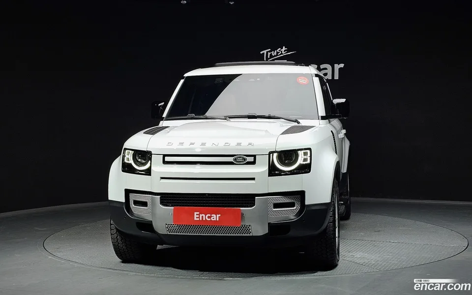 Land Rover Defender 110 D250 SE 2024 — миниатюра 3
