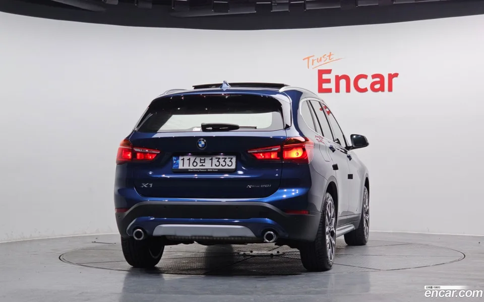 BMW X1 xDrive 20i xLine 2022 — миниатюра 4