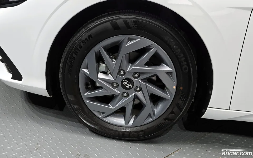 Hyundai Avante CN7 1.6 2025 — миниатюра 2