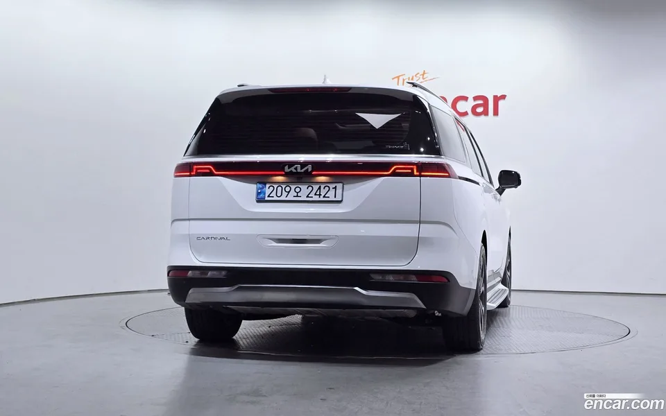 Kia Carnival 9 2022 — миниатюра 4