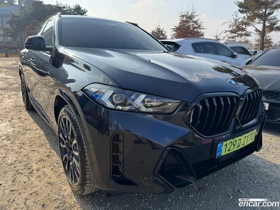 BMW X6 xDrive40i M 2025 — фото 1, купить с доставкой в Москву
