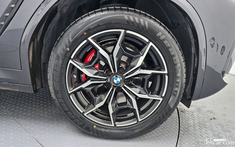 BMW X4 xDrive20i M 2023 — миниатюра 2