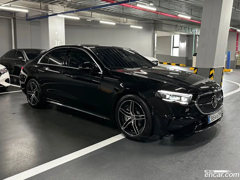 Mercedes-Benz E-Class E300 4MATIC AMG Line 2025 — миниатюра 2