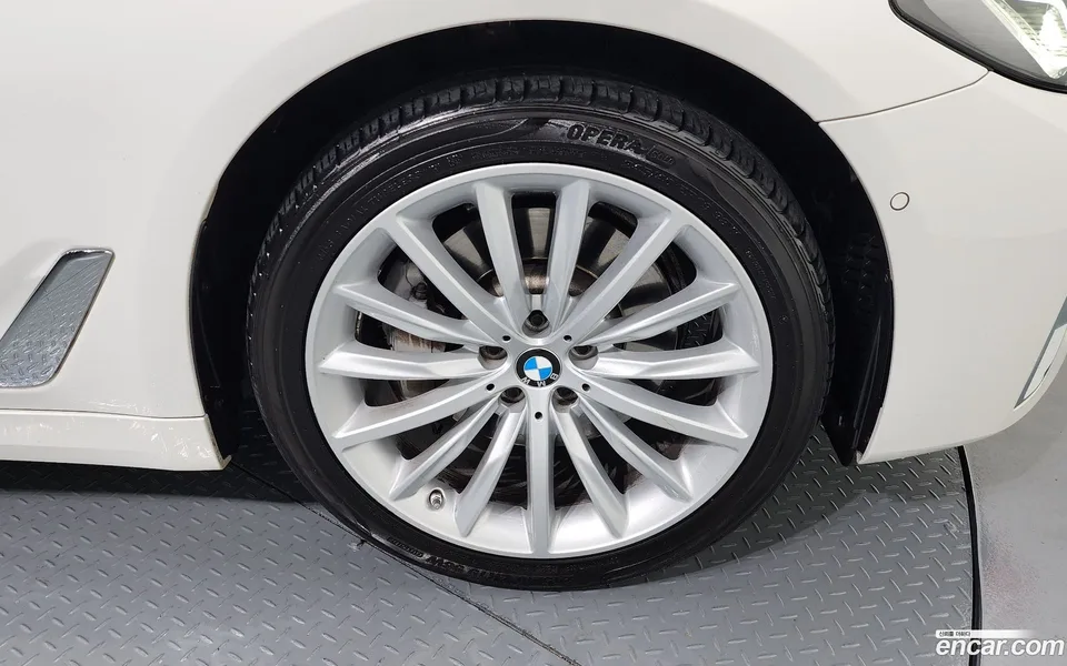BMW 5 Series 530i 2023 — миниатюра 2