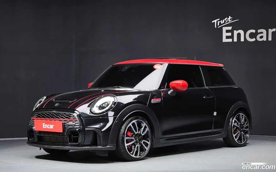 MINI Cooper S JCW 2023 — фото 1, купить с доставкой в Москву