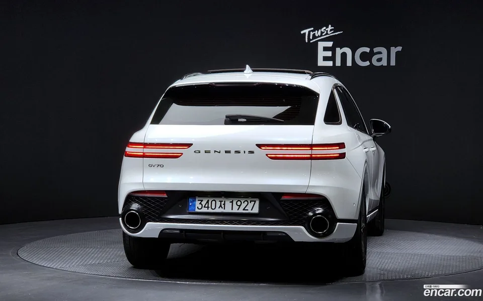 Genesis GV70 2.5T 2WD 2023 — миниатюра 4