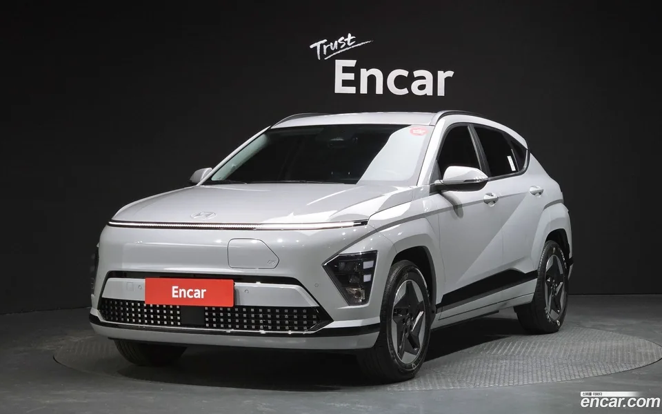 Hyundai Kona Electric 2023 — фото 1, купить с доставкой в Москву