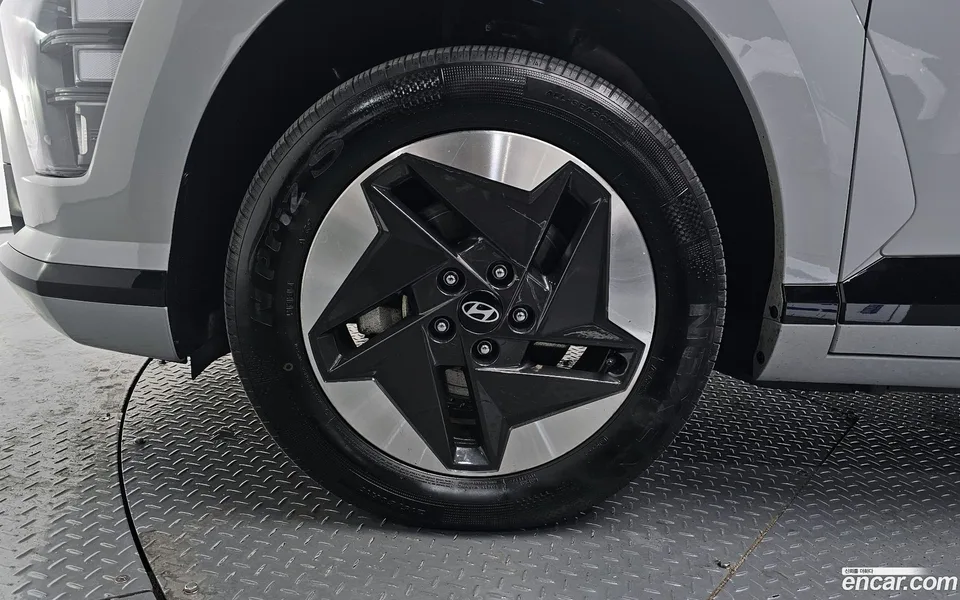 Hyundai Kona Electric 2023 — миниатюра 5