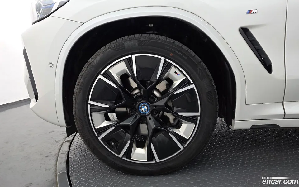 BMW iX3 M 2024 — миниатюра 2